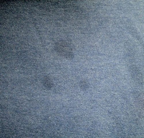 How to remove set in oil stains | Northern Belle Diaries #cleaning #stains #oilstain #diy #home #laundry
