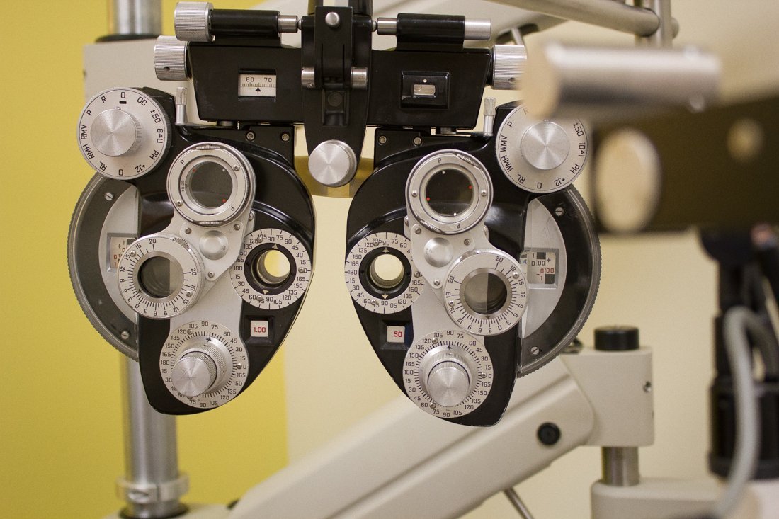 eye exam device