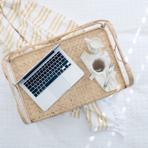 macbook-on-tray