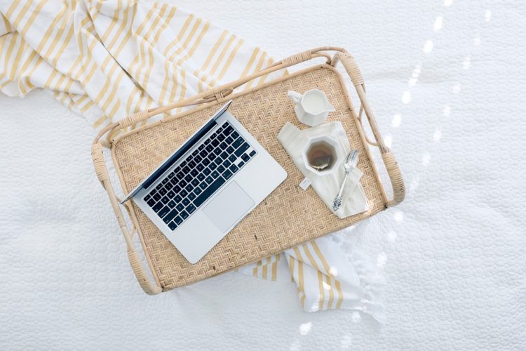 macbook-on-tray