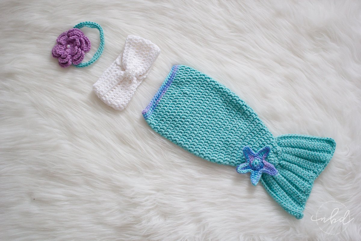 Hand-knit baby mermaid outfit | @BraziKat