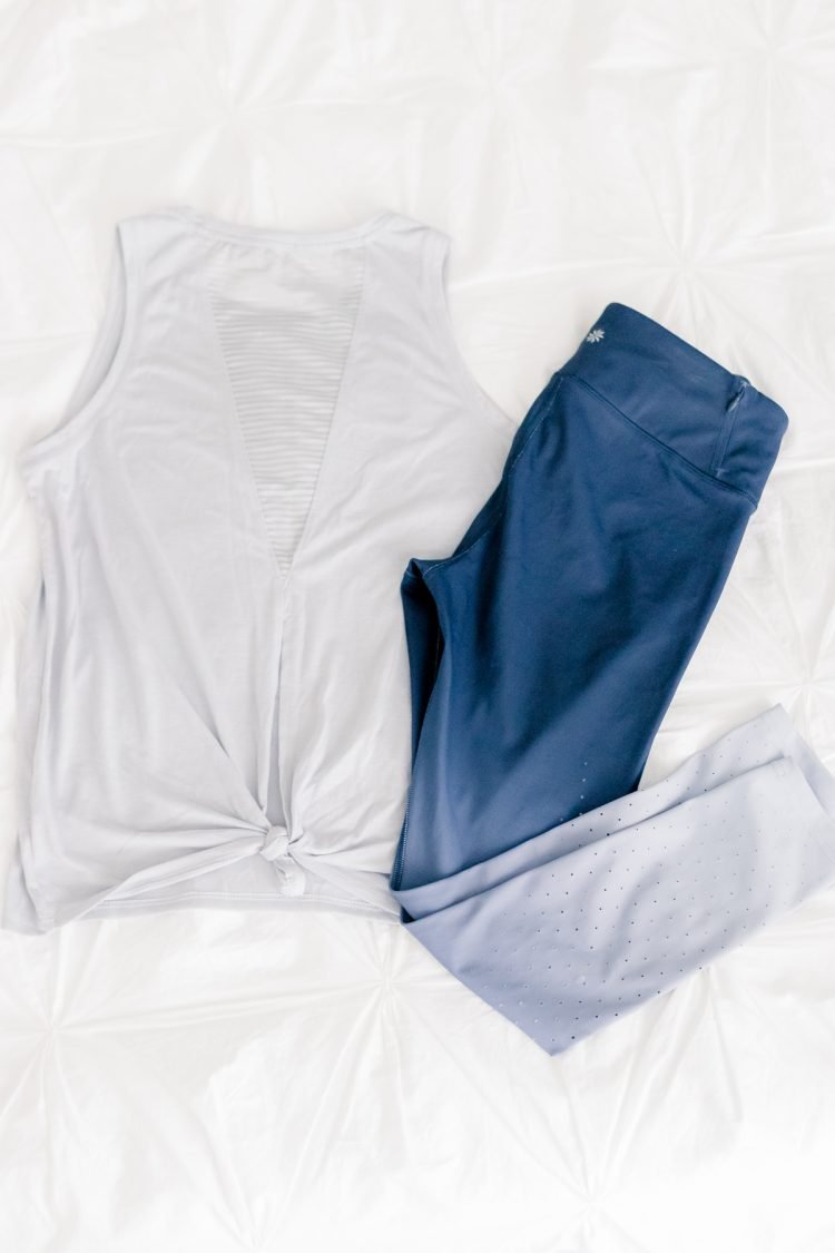 old navy knot top and athleta ombre leggings