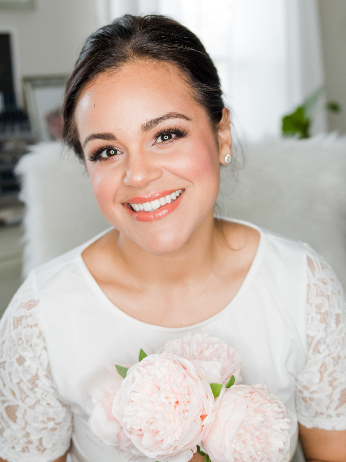 A bridal makeup tutorial using clean beauty products. This romantic makeup will look great on all skintones. #cleanbeauty #bridalmakeup #makeuptutorial #cleanbeautyproject 